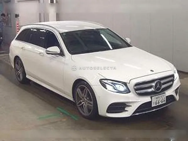 Mercedes-Benz E-Class Station Wagon 2021, auction grade 4.5
