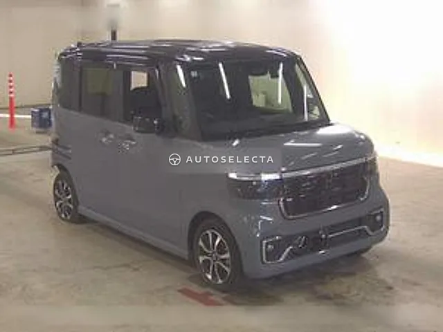 Honda N-BOX Custom 2025