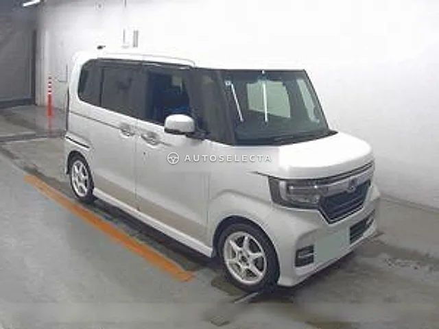 Honda N-BOX Custom 2020, auction grade R