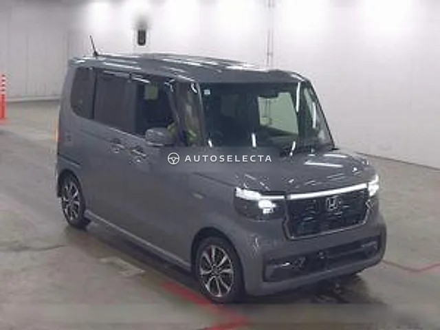 Honda N-BOX Custom 2024, auction grade R