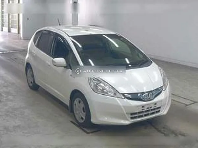 Honda Fit Hybrid 2012, auction grade R