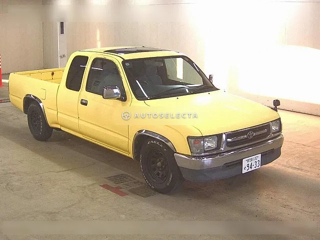 Toyota Hilux 2001, auction grade 2