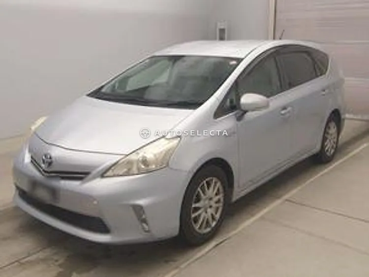 Toyota Prius Alpha 2011, photo 1 of 1