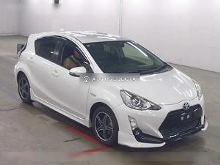 Toyota Aqua 2016, photo 1 of 1