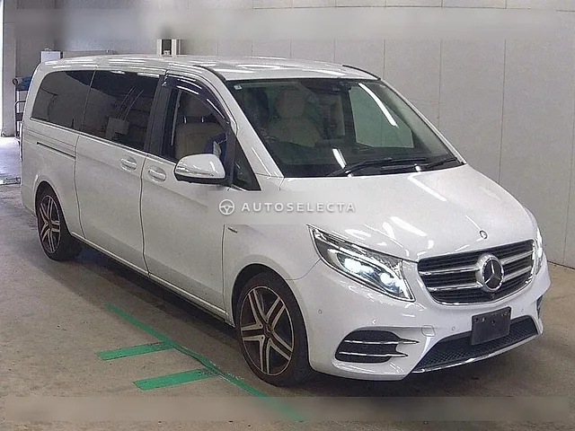 Mercedes-Benz V-Class 2015, auction grade 3.5