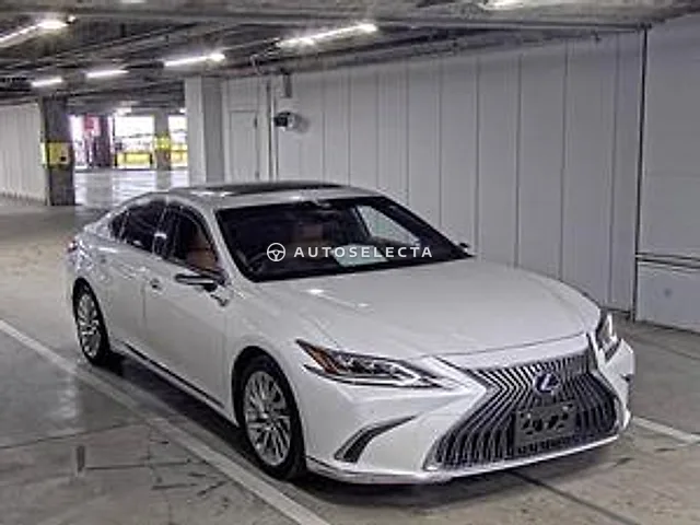 Lexus ES 2019, auction grade R
