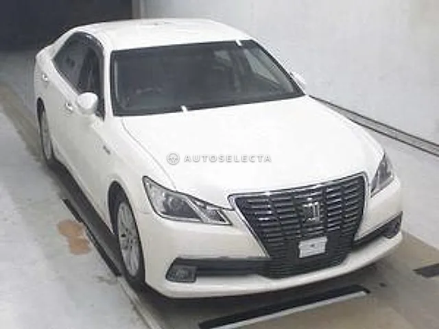 Toyota Crown 2015, auction grade R