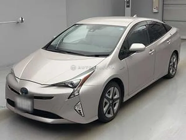 Toyota Prius 2016, auction grade 3.5