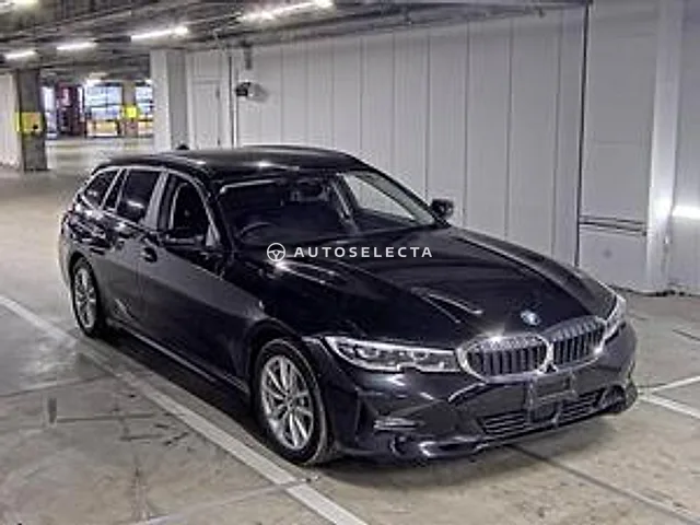 BMW 3 Series 2021, auction grade 4.5