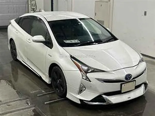 Toyota Prius 2016, auction grade R