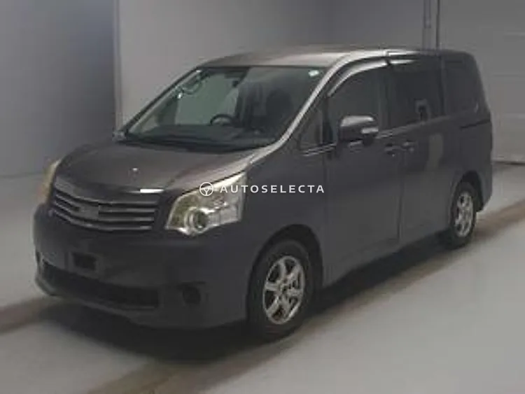 Toyota Noah 2013, photo 1 of 1