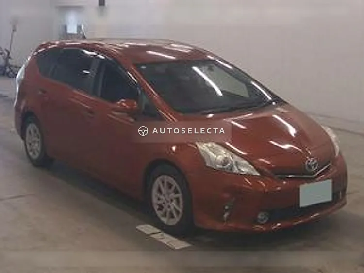 Toyota Prius Alpha 2012, photo 1 of 1