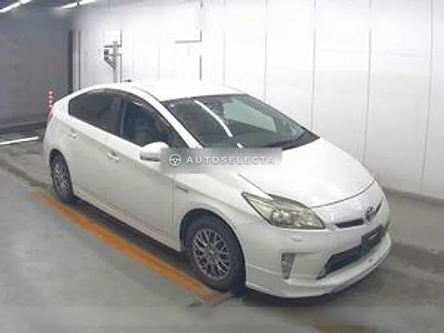 Toyota Prius 2014, auction grade 3.5