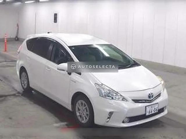 Toyota Prius Alpha 2012, auction grade R