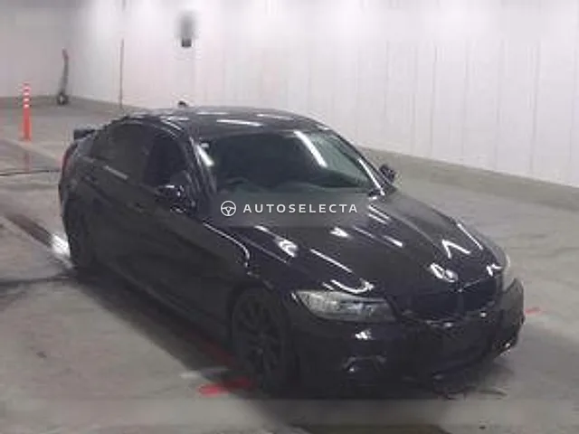 BMW 3 Series 2011, auction grade 4