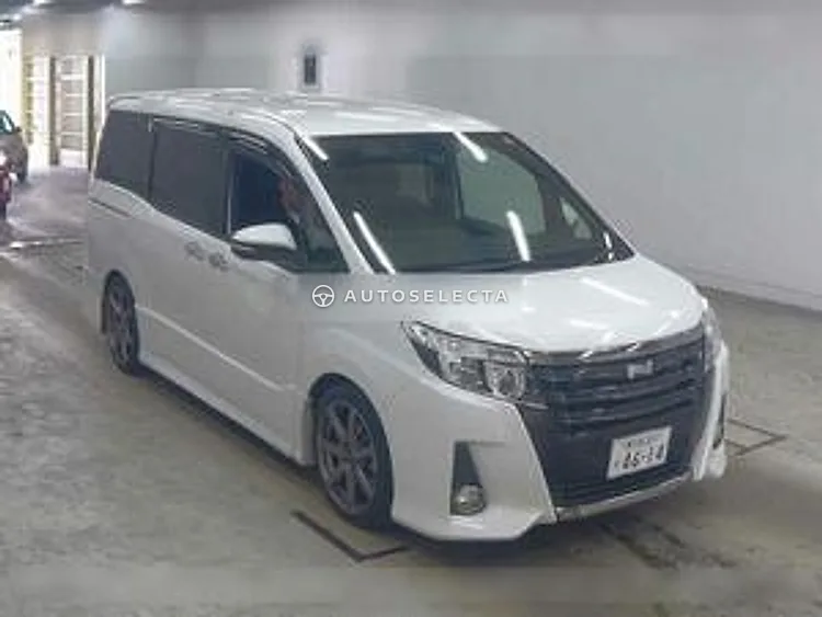 Toyota Noah 2016, photo 1 of 1