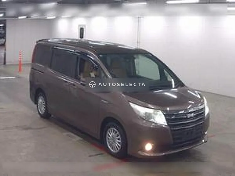 Toyota Noah 2014, photo 1 of 1