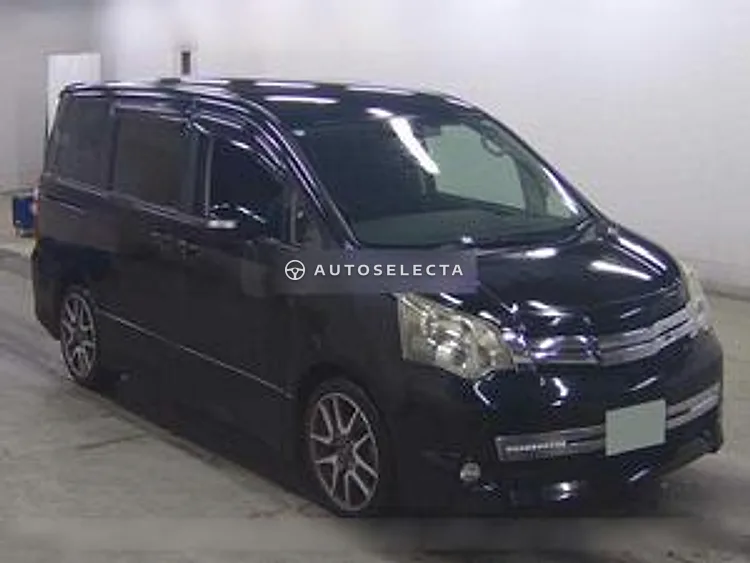 Toyota Noah 2013, photo 1 of 1