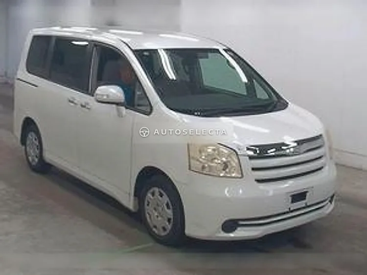 Toyota Noah 2010, photo 1 of 1