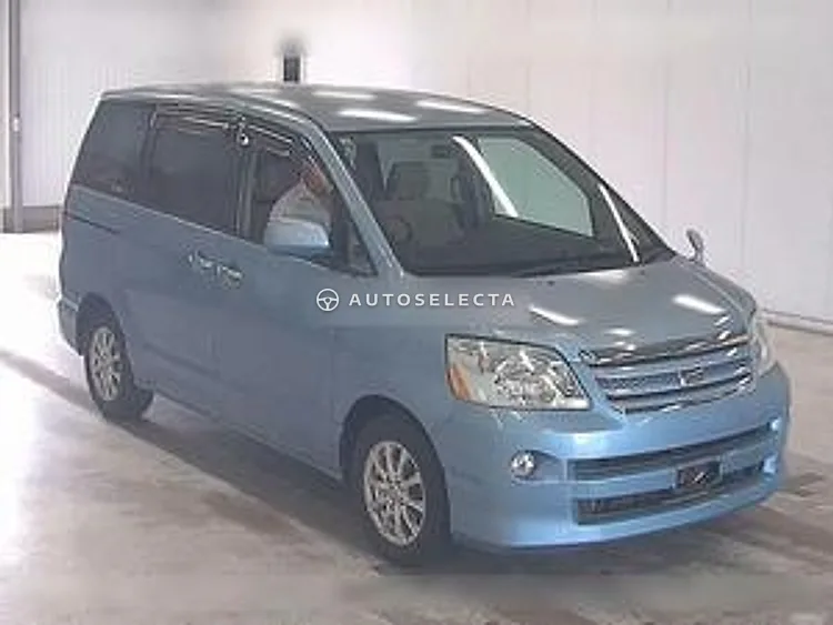 Toyota Noah 2005, photo 1 of 1