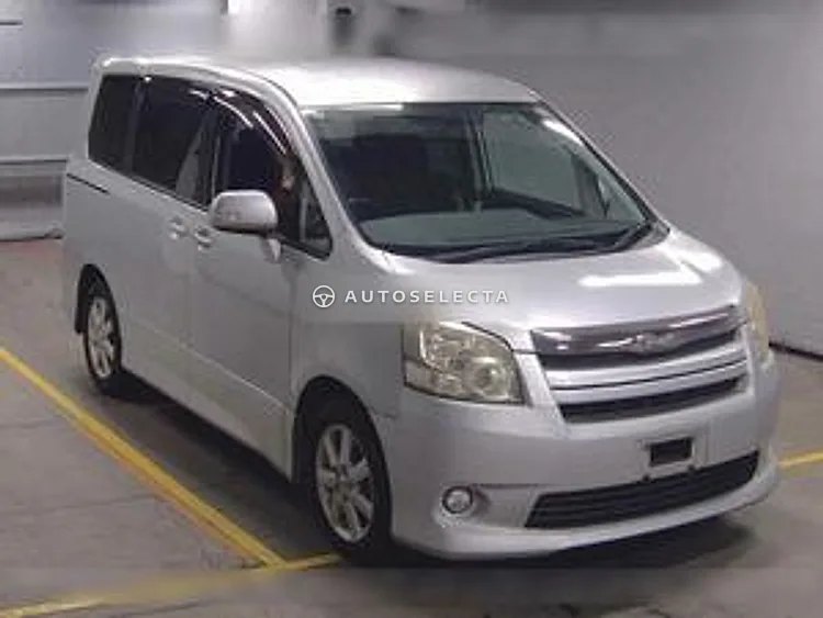 Toyota Noah 2008, photo 1 of 1