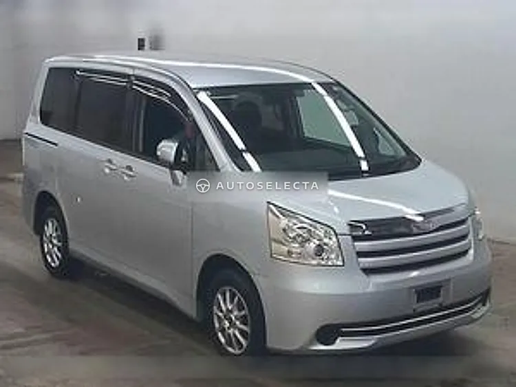 Toyota Noah 2009, photo 1 of 1