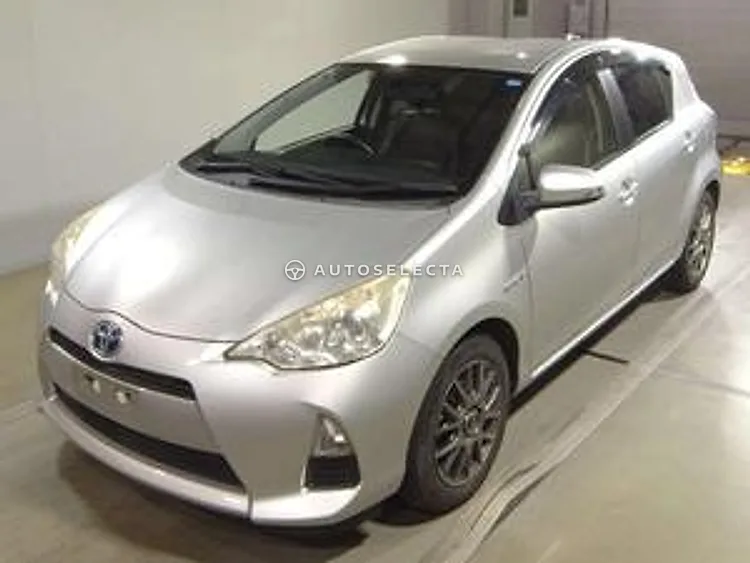 Toyota Aqua 2013, photo 1 of 1