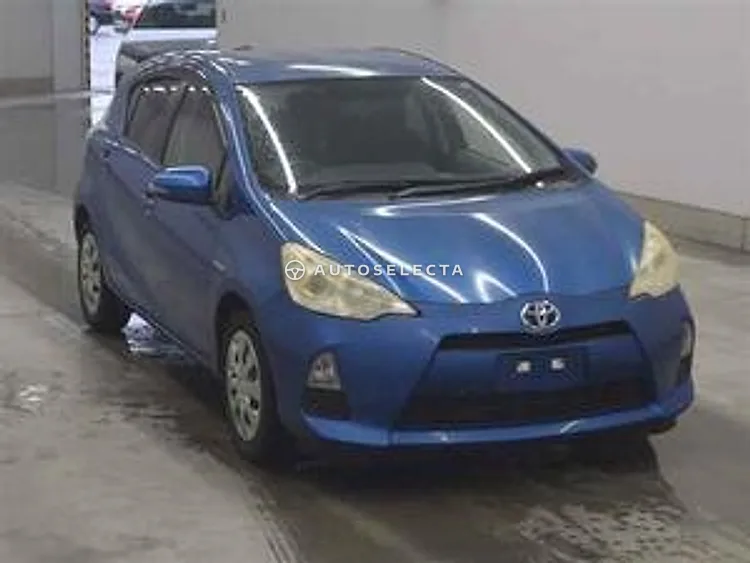 Toyota Aqua 2013, photo 1 of 1