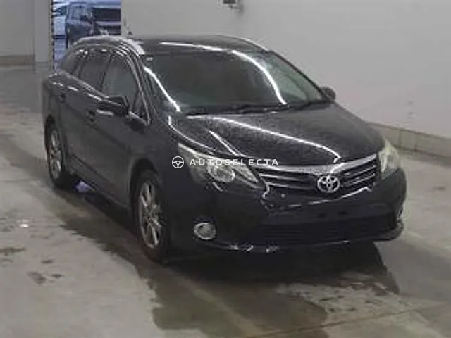 Toyota Avensis Wagon 2012, auction grade 3.5