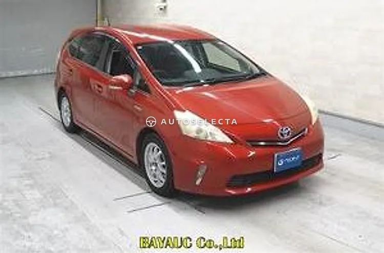 Toyota Prius Alpha 2012, photo 1 of 1