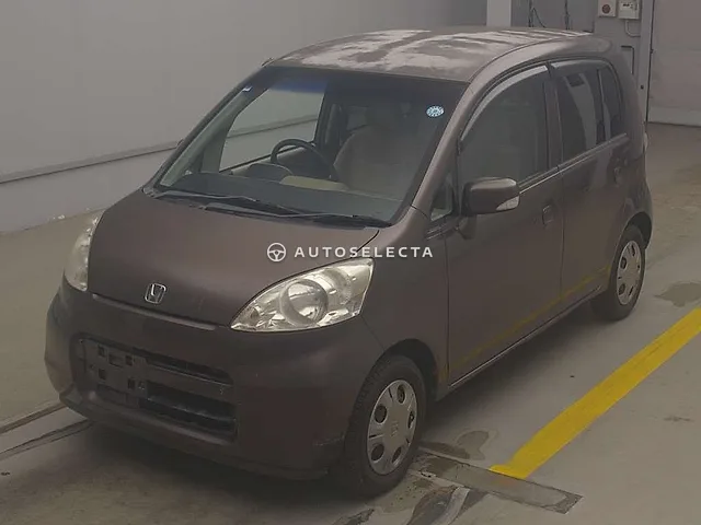 Honda Life 2008, auction grade 3