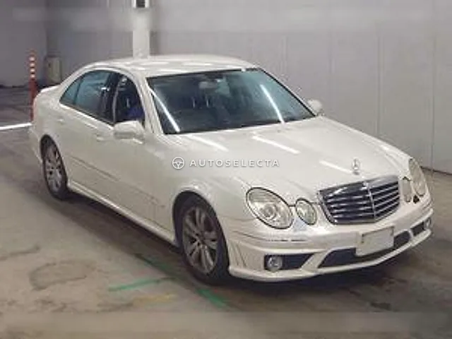 Mercedes-Benz E-Class 2007, auction grade 4