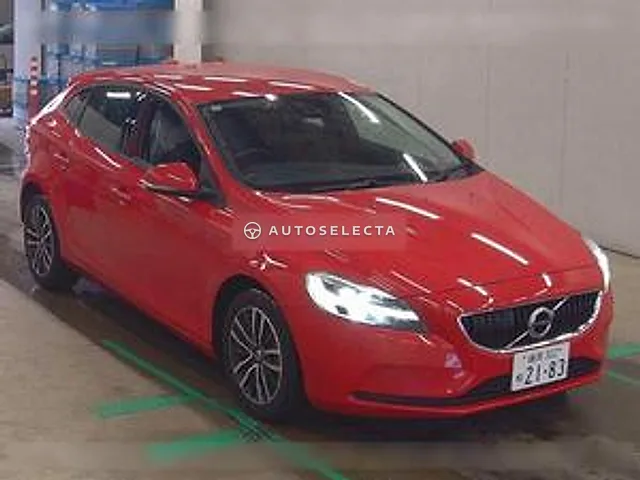 Volvo V40 2018, auction grade 4