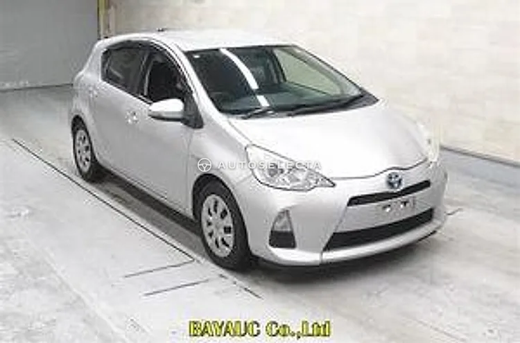 Toyota Aqua 2012, photo 1 of 1