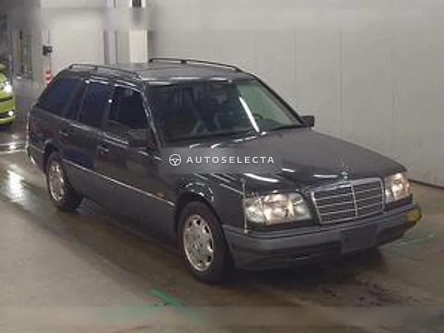 Mercedes-Benz E-Class Station Wagon 1994, auction grade 3.5