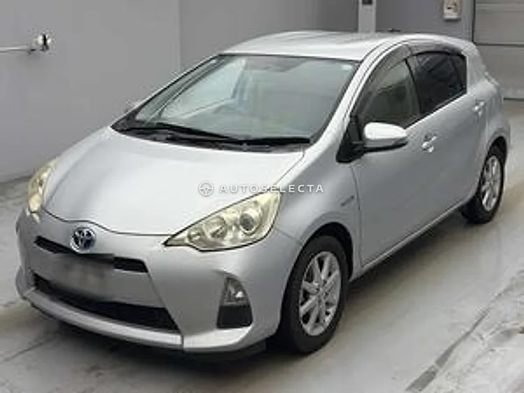 Toyota Aqua 2013, photo 1 of 1