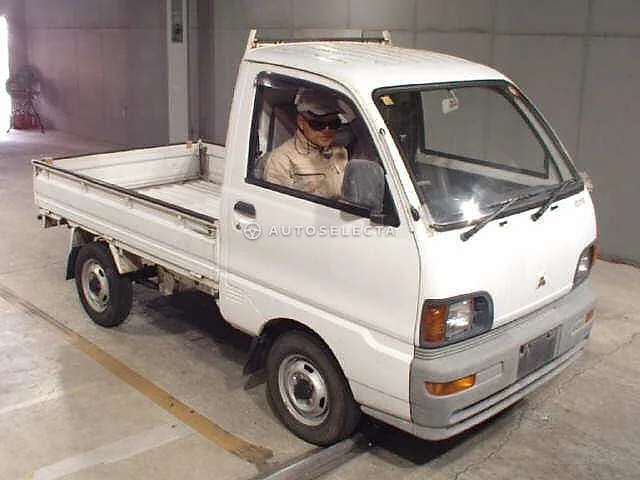 Mitsubishi Minicab 1995, auction grade 3