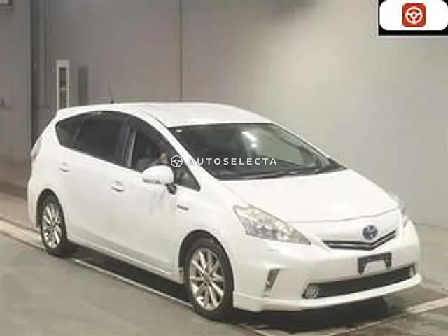 Toyota Prius Alpha 2011, auction grade R