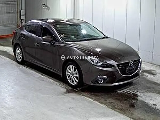 Mazda Axela Hybrid 2014, auction grade 4