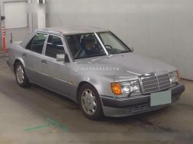 Mercedes-Benz Medium Class 1998, auction grade 3
