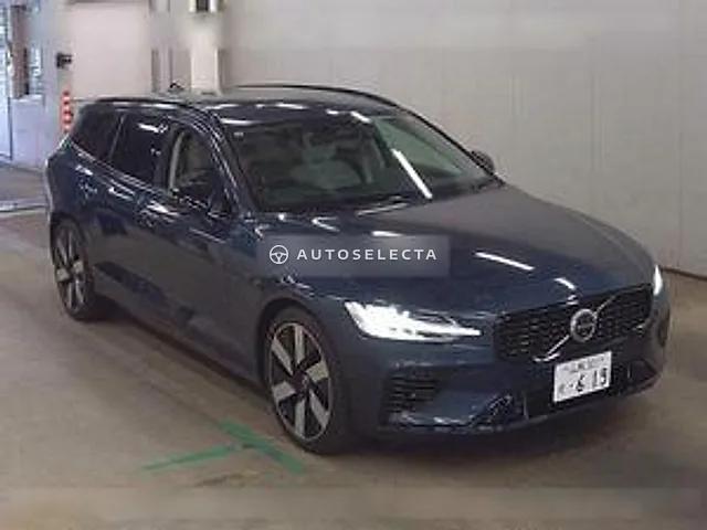 Volvo V60 2025, auction grade 5