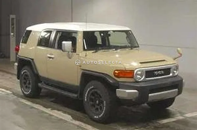 Toyota FJ Cruiser 2016, auction grade 3.5