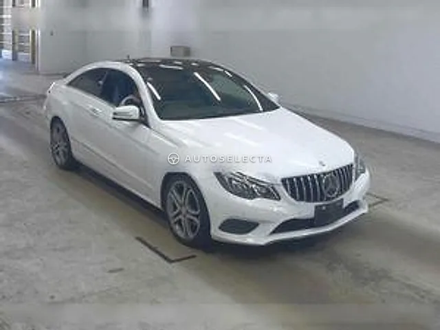 Mercedes-Benz E-Class 2013, auction grade 3.5