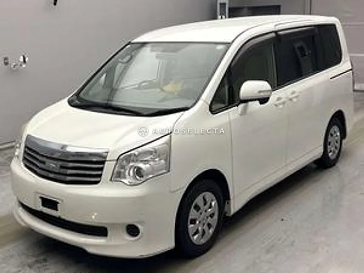 Toyota Noah 2013, photo 1 of 1