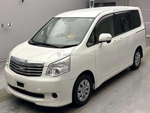 Toyota Noah 2013, auction grade R