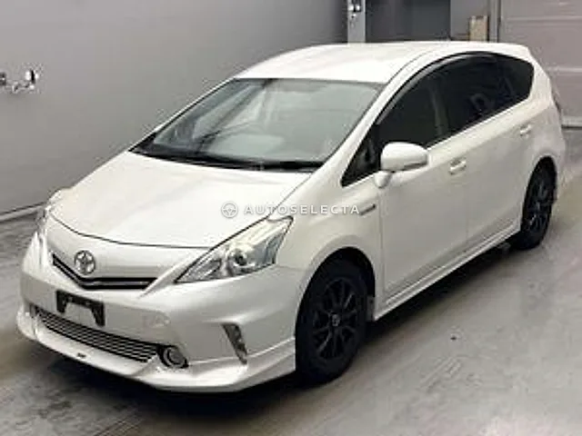 Toyota Prius Alpha 2014, auction grade R