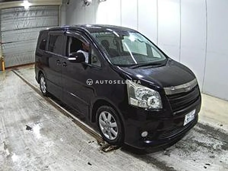 Toyota Noah 2009, photo 1 of 1