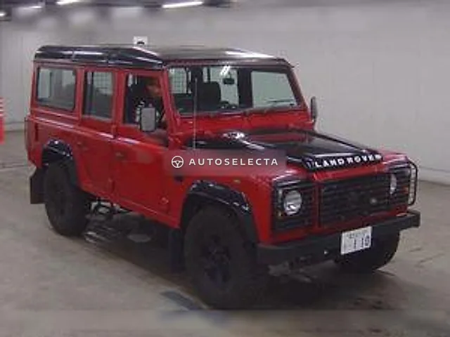 Land Rover Defender 2004, auction grade 4