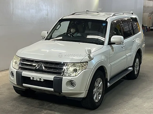 Mitsubishi Pajero 2011, auction grade 3.5