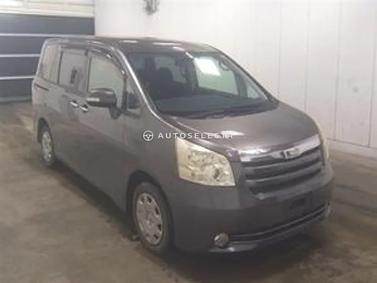 Toyota Noah 2009, photo 1 of 1